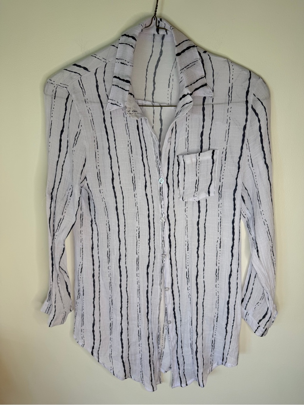 Striped White and Black Button-Up Women’s Shirt blouse top XL roll tab sleeve